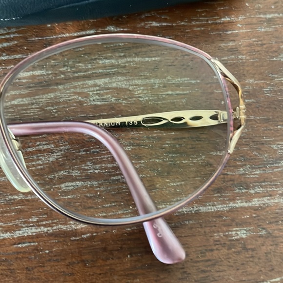 Seiko T358 pure titanium pink and gold full rim eyeglasses with black hard case - Picture 6 of 16